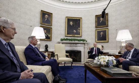 3 in 4 Americans Worry Debt-Ceiling Default Could Hurt Them: Reuters/Ipsos Poll