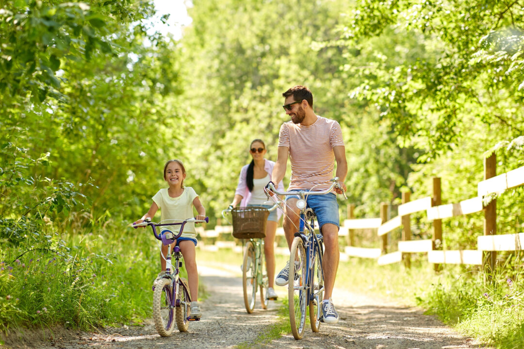 Summer is a time for family, whether it involves traveling or just hanging out and enjoying each other's company. (Ground Picture/Shutterstock)