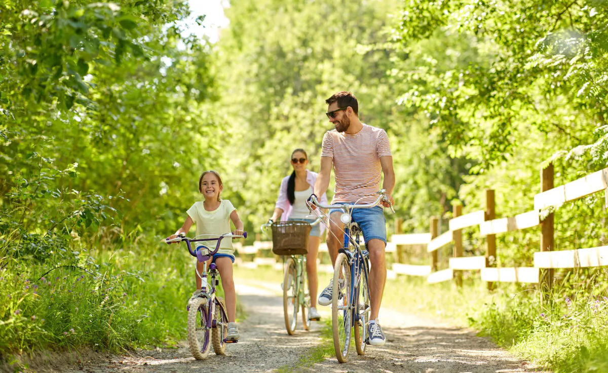 Summer is a time for family, whether it involves traveling or just hanging out and enjoying each other's company. (Ground Picture/Shutterstock)