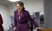 Feinstein Returns to US Senate, Giving Democrats Their Majority