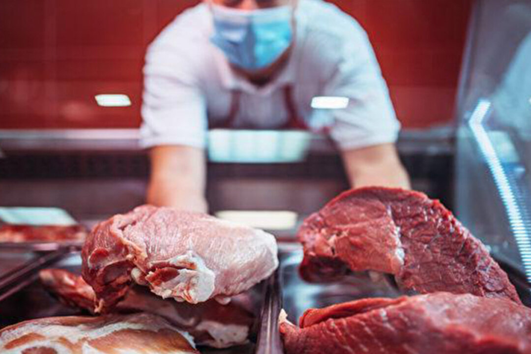 A recent study in Spain has revealed that 40 percent of supermarket meat contains super bacteria. (Dalibor Despotovic/Shutterstock)