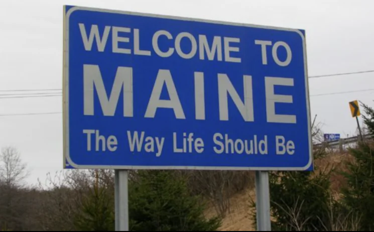 A roadside sign in Maine bearing one of the New England state's slogans (Source: Maine: The Way Life Should Be Facebook group)