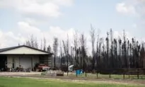Evacuee Numbers Fall in Alberta Wildfires as Firefighters Brace for Hot Weather