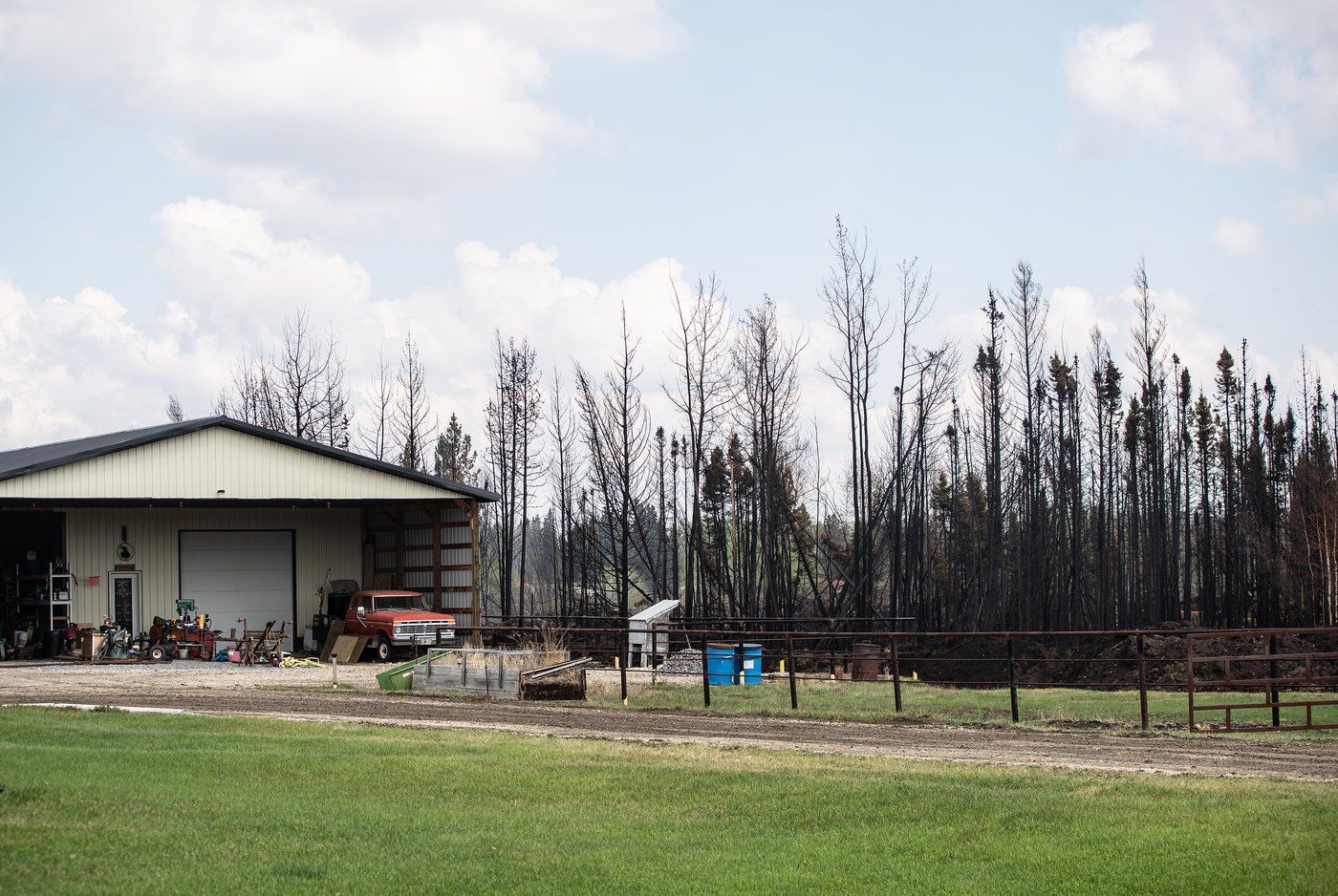 Evacuee Numbers Fall in Alberta Wildfires as Firefighters Brace for Hot Weather - Vimarsana News