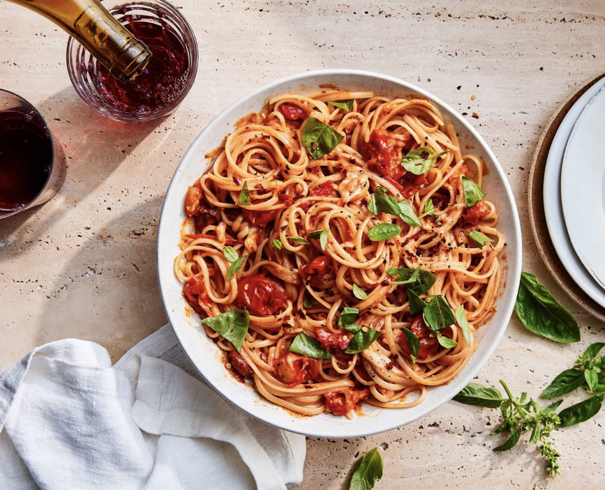 Blistered Cherry Tomato and Gooey Mozzarella Spaghetti