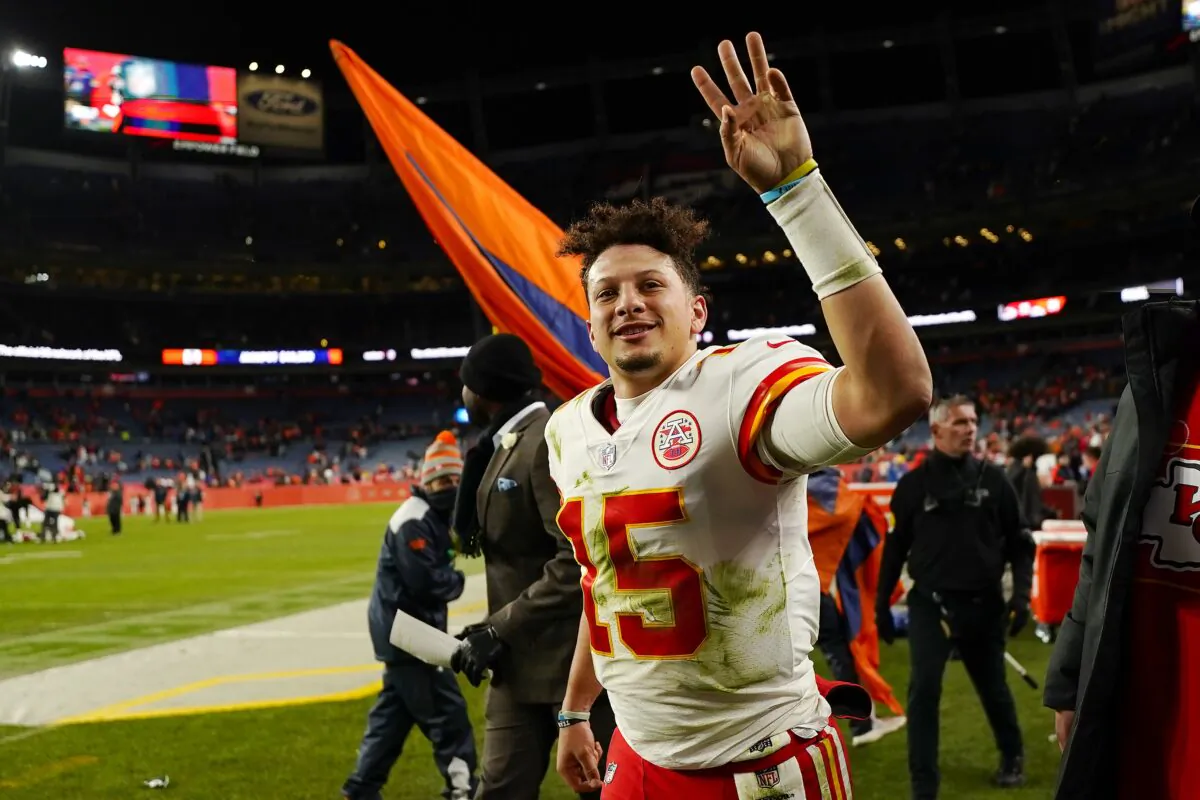 Kansas City Chiefs quarterback Patrick Mahomes (15) waves after the Chiefs defeated the Denver Broncos in an NFL football game in Denver on Jan. 8, 2022. (Jack Dempsey/AP Photo)