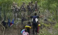 Migrants Rush Across US Border in Final Hours Before Expiration of Title 42