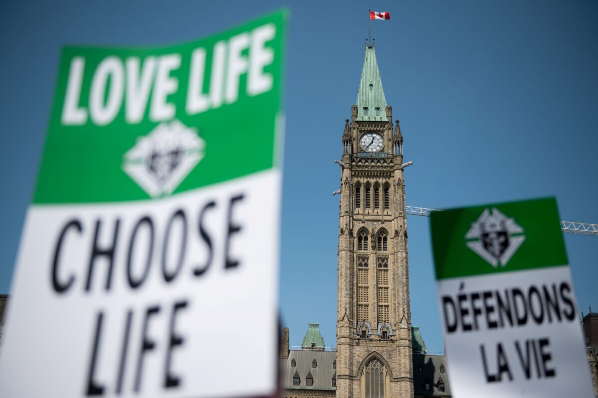NextImg:Legal Group Files Challenge Against Parliamentary Police for Allegedly Prohibiting Pro-Life Signs at Rally