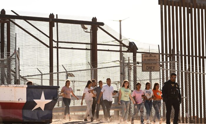 Court Blocks Biden Admin Policy Of Releasing Illegal Immigrants Into US ...