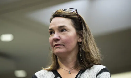 Information Commissioner Sues Defence Minister Over Failure to Release Records on COVID Policies
