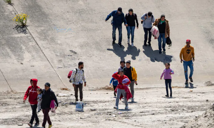 IN-DEPTH: Thousands of Migrants Released Into Southern California as Title 42 Expires