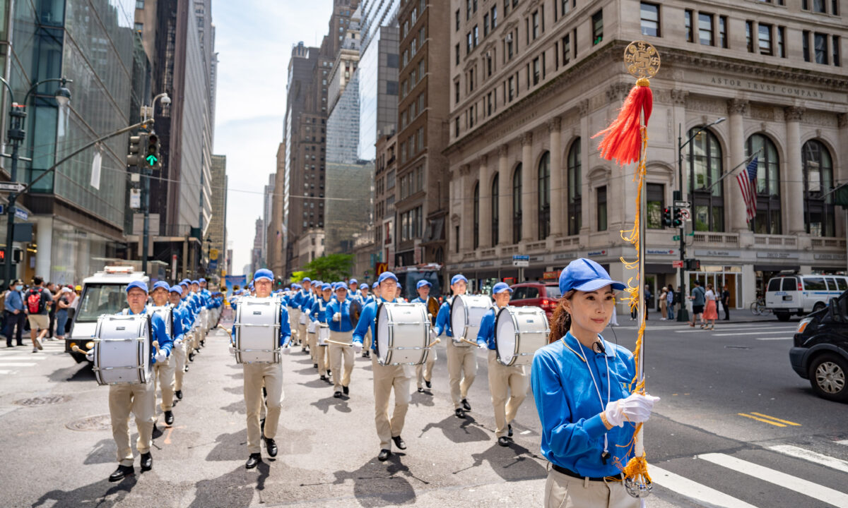 NextImg:New York Parade Celebrates Falun Gong, Condemns Religious Persecution in China