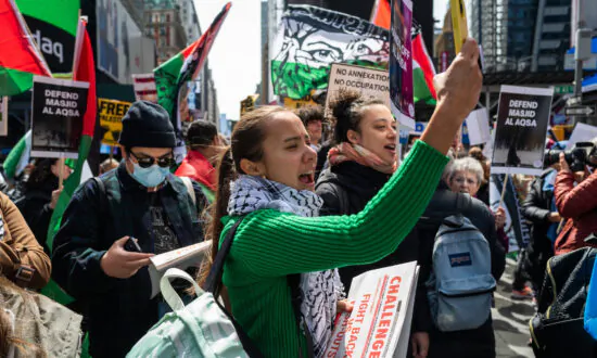 ‘Unholy Alliance’ of Woke Left and Islamist Right Is Destabilizing America: Asra Nomani