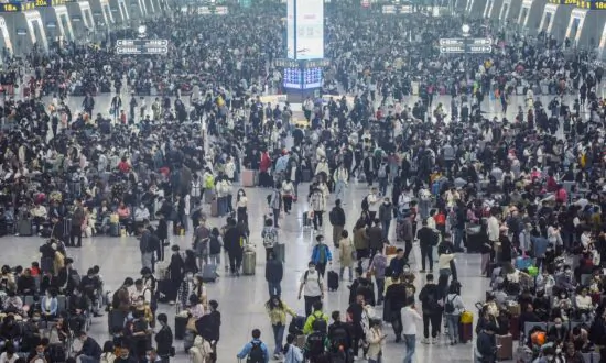 China’s ‘Golden Week’ Tourism Will Not Significantly Boost Economy: Experts
