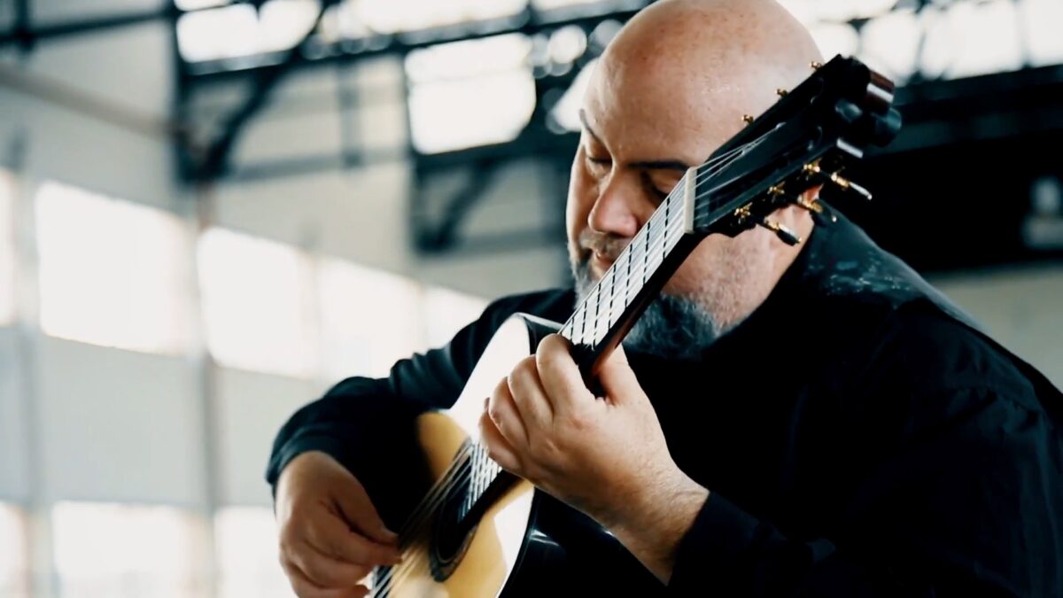 NextImg:Domenico Scarlatti: Sonata in A Major, K. 322 | Played by Scott Tennant