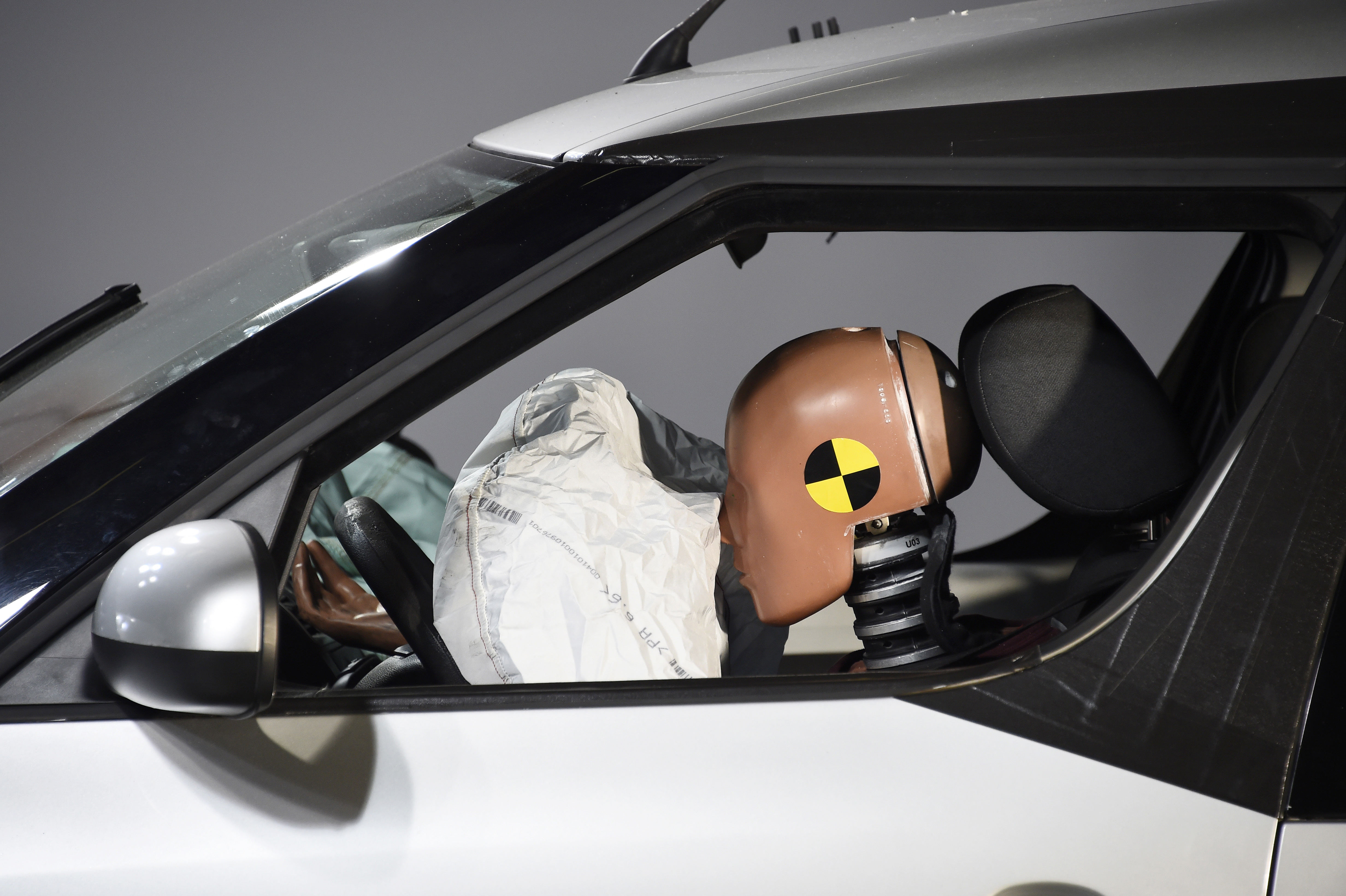 Airbag Risks: GM Recalls Almost 1 Million US Vehicles - Vimarsana News