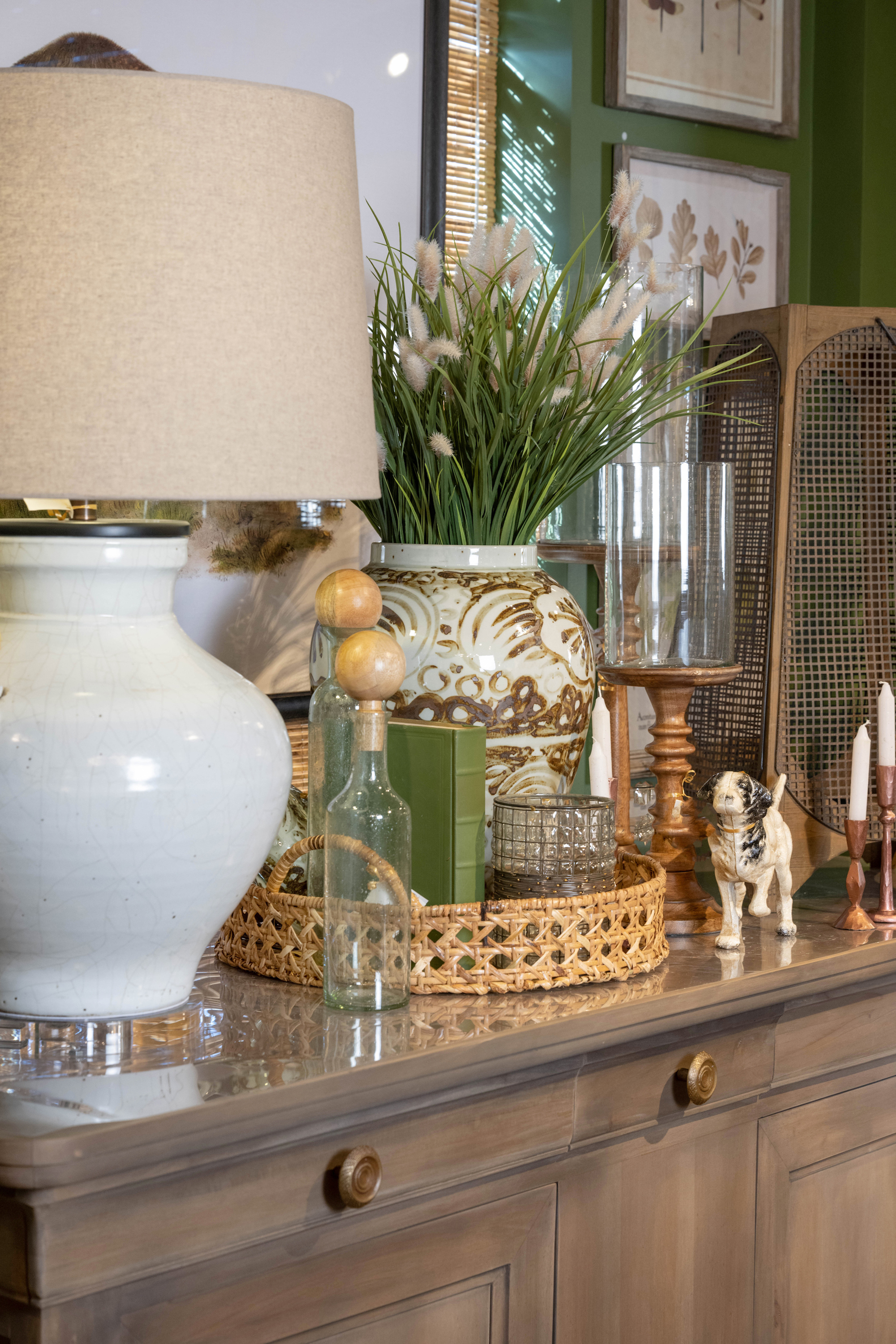 A mantle display