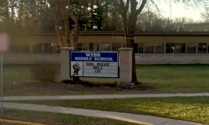 Webb Middle School in Reedsburg, Wis., in October 2012. (Google Maps/Screenshot via The Epoch Times)