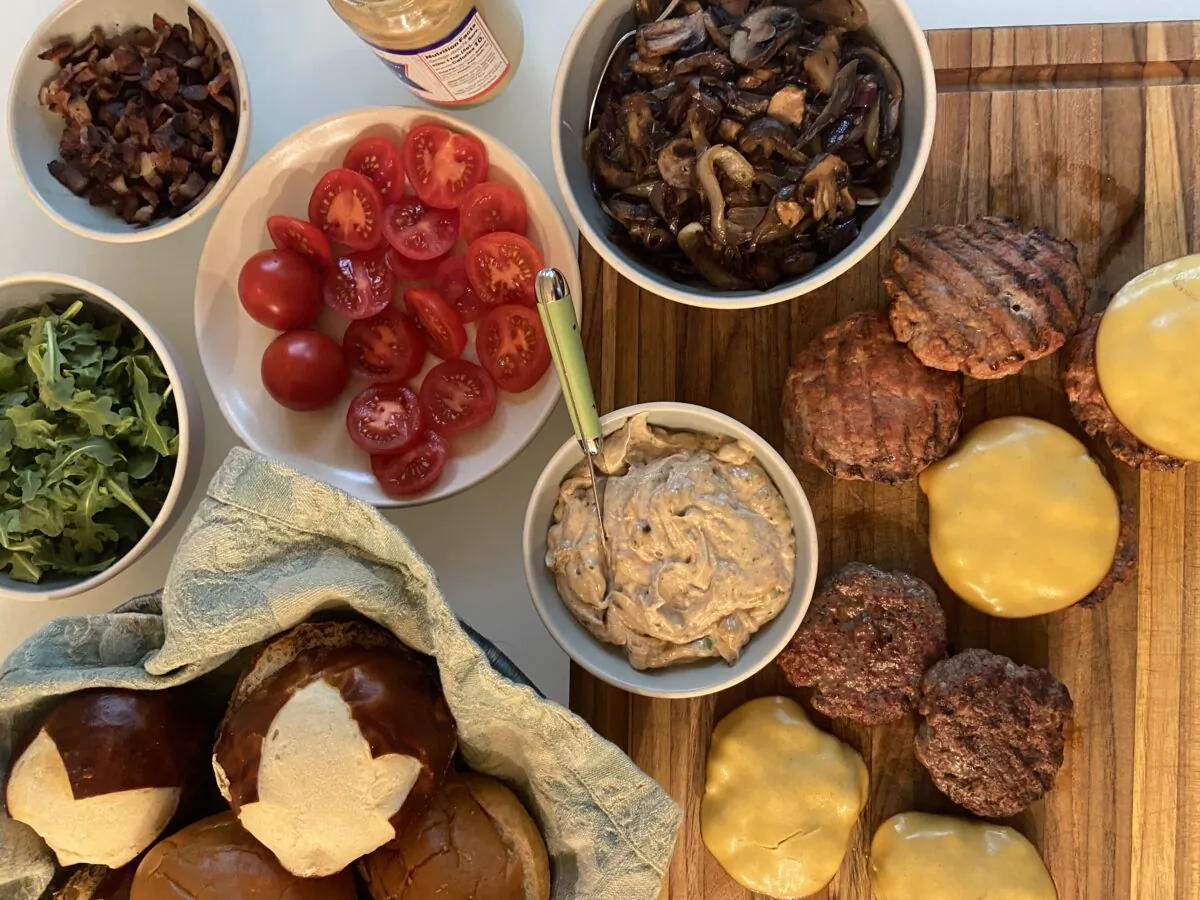 A burger buffet proves flexible when guest count fluctuates. (JeanMarie Brownson/TNS)