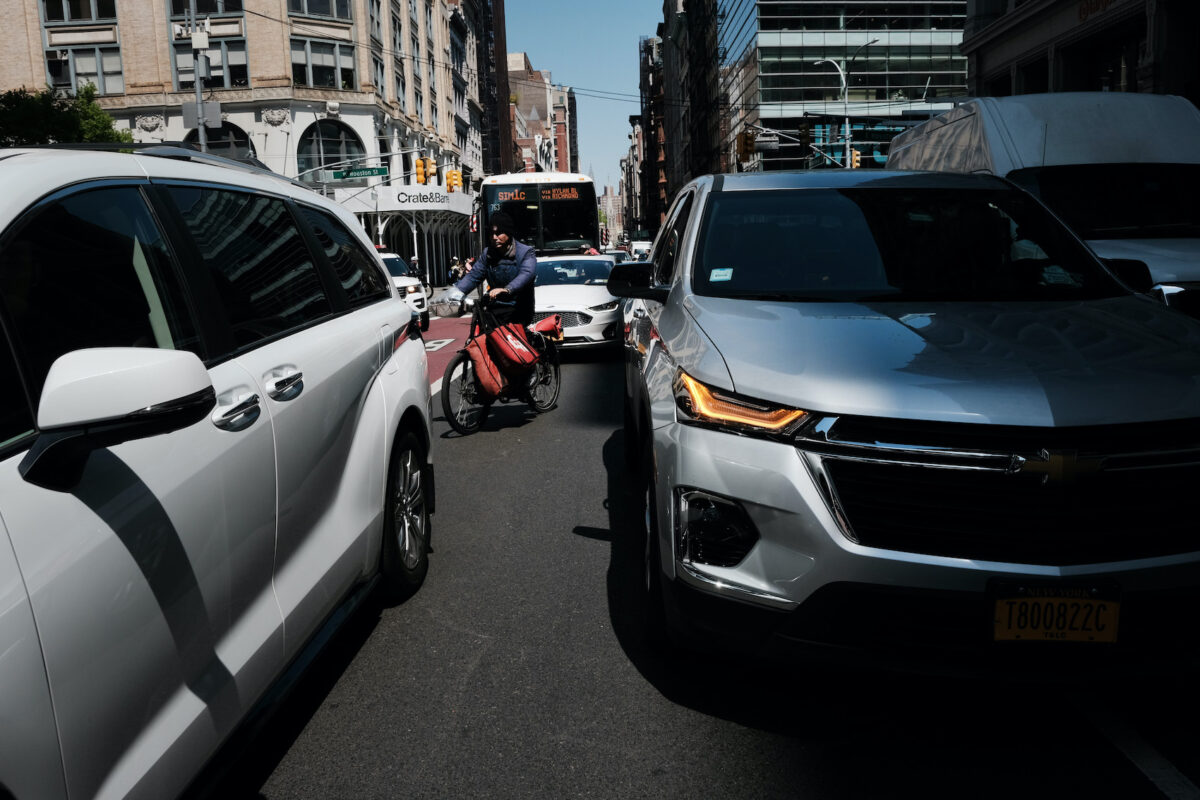 NextImg:High Car Prices Result in Americans Holding Onto Aging Vehicles