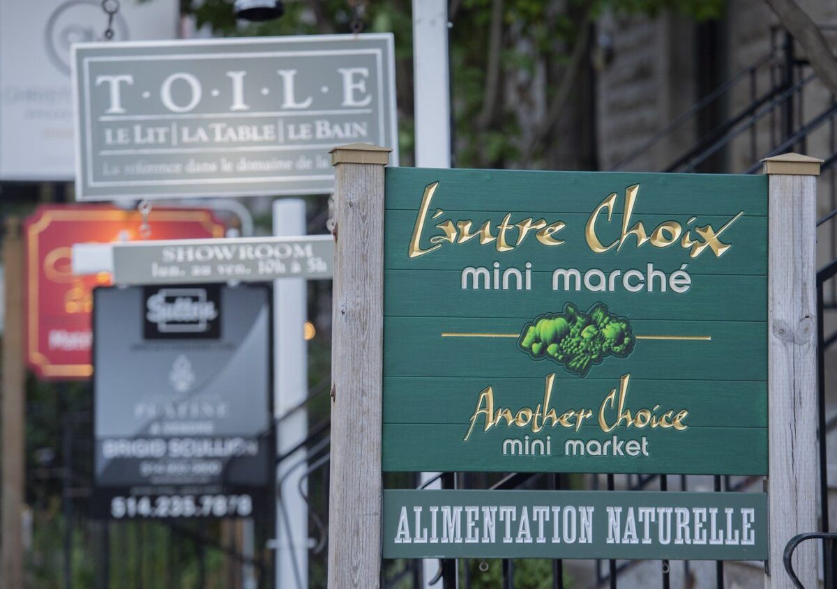 All Quebec's Bilingual Towns Resolve to Keep Right to Operate in English and French