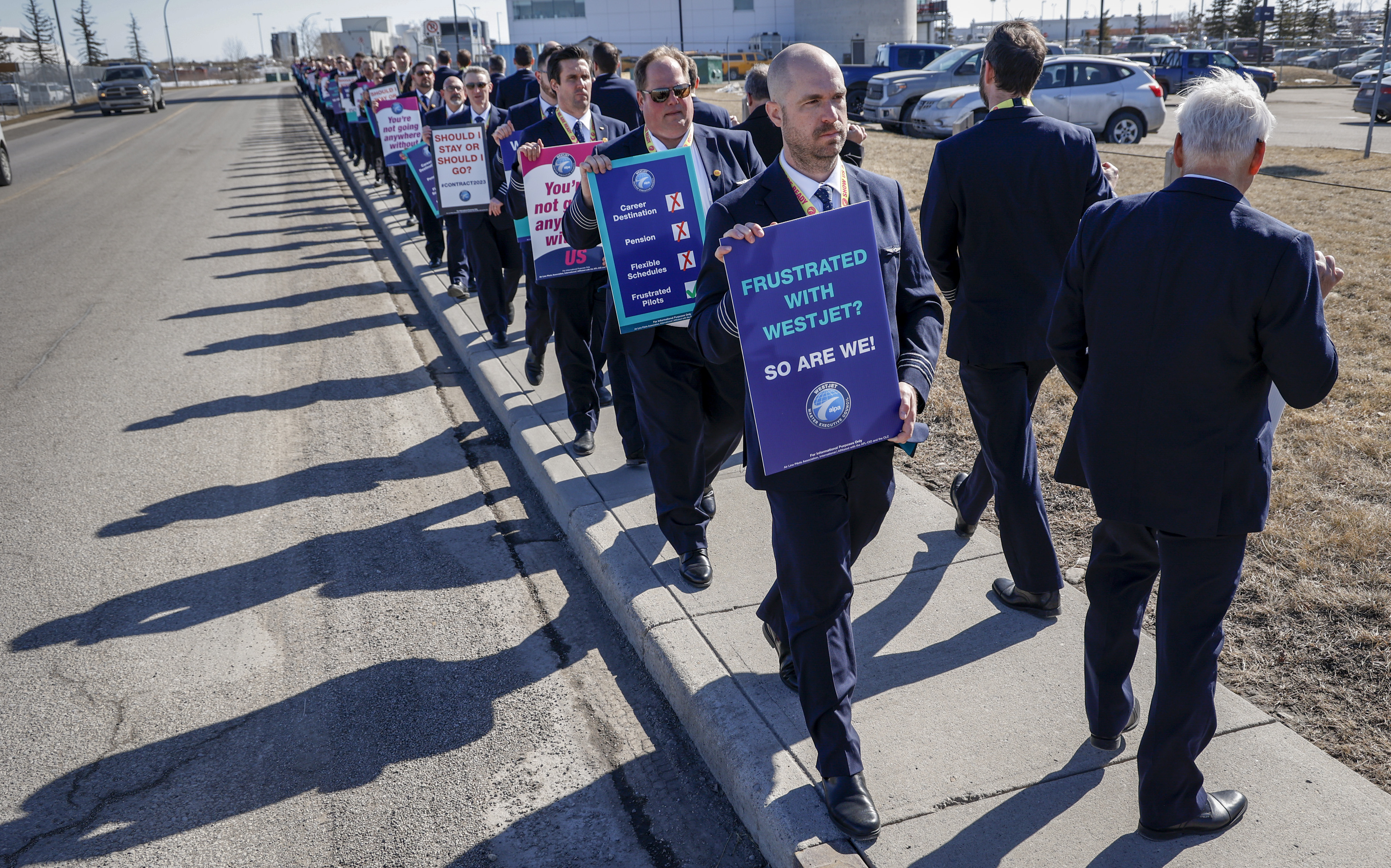 WestJet Says Union for Canadian Pilots Expects American-Style Compensation - Vimarsana News