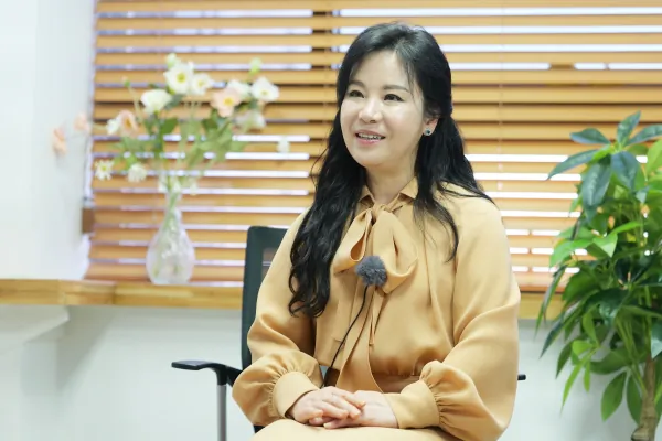 Ms. Seon Ah Son, president of the International Superqueen Superstar Agency. (Jaehyun Park/The Epoch Times)