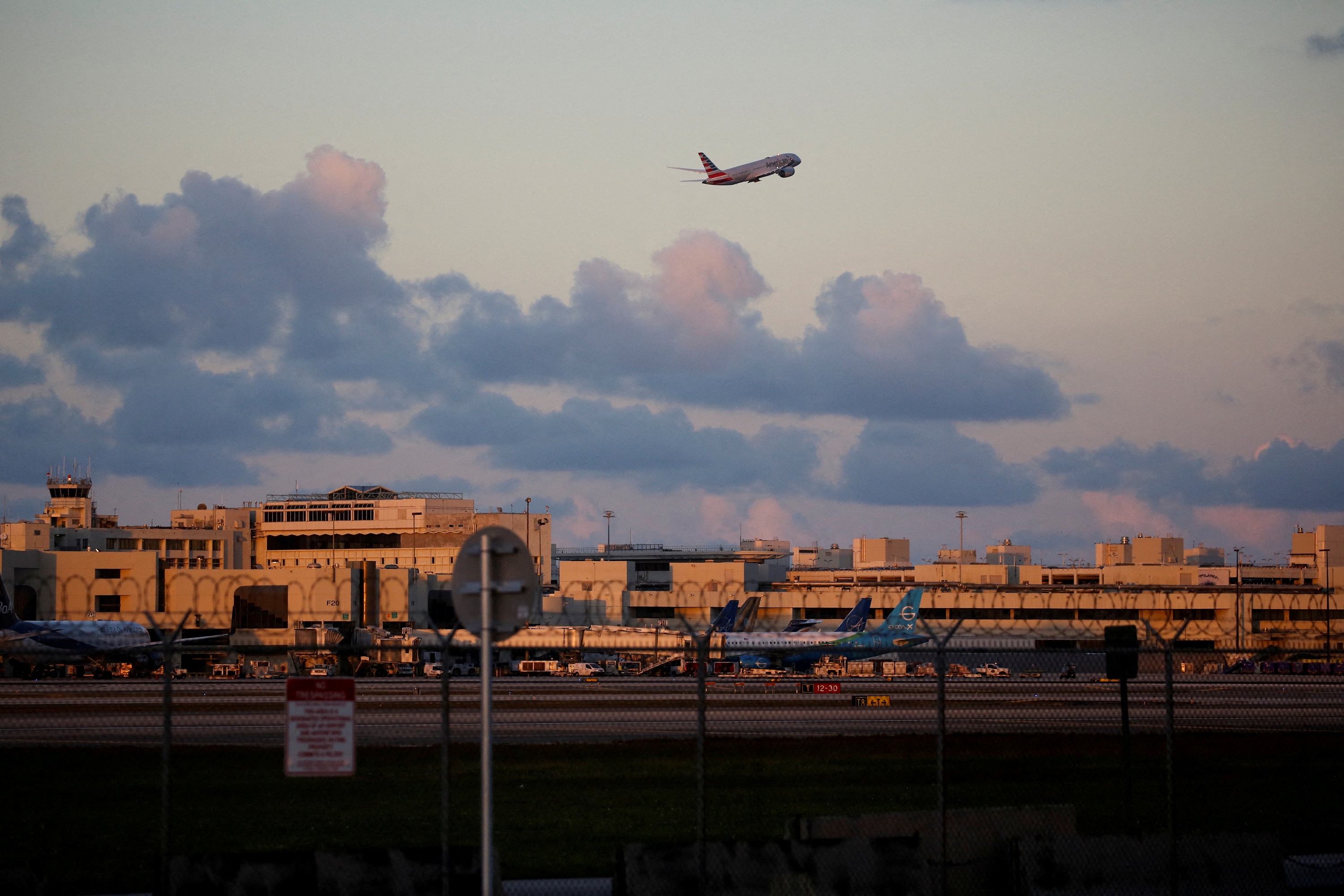 American Airlines plane