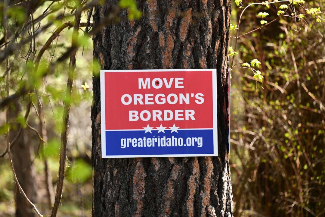 Secede Sign Oregon County Says It ‘Inadvertently’ Omitted Pro-Secession Arguments ...