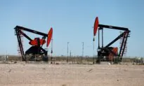 Oil Prices Ease as All Eyes on US Debt Ceiling Talks