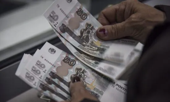 Russians Could Be Disguising Cash to Evade Canadian Sanctions, Federal Agency Warns