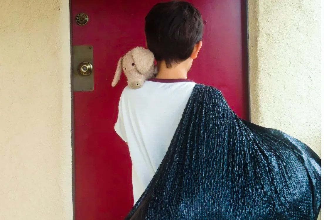 Some U.S. foster children are issued trash bags for their belongings when taken into state custody. (Hope in a Suitcase)