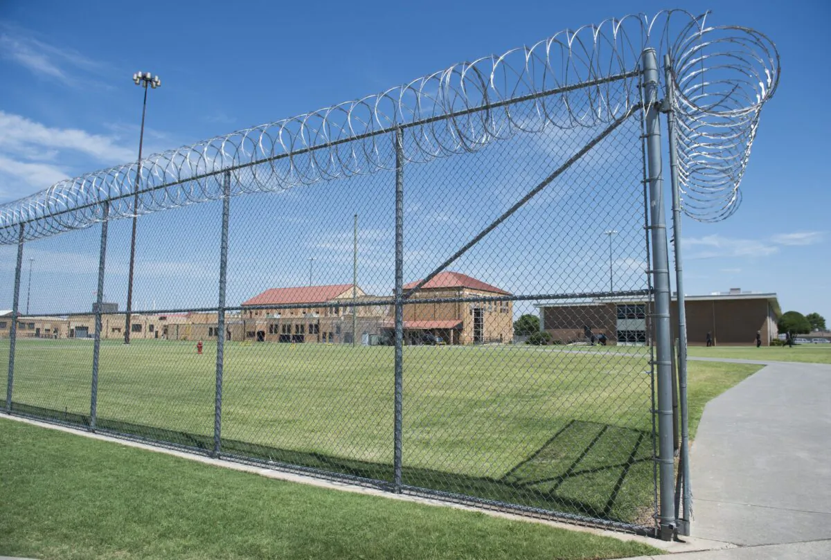 The prison yard at the El Reno Federal Correctional Institution in El Reno, Oklahoma, on July 16, 2015. (Saul Loeb/AFP via Getty Images)