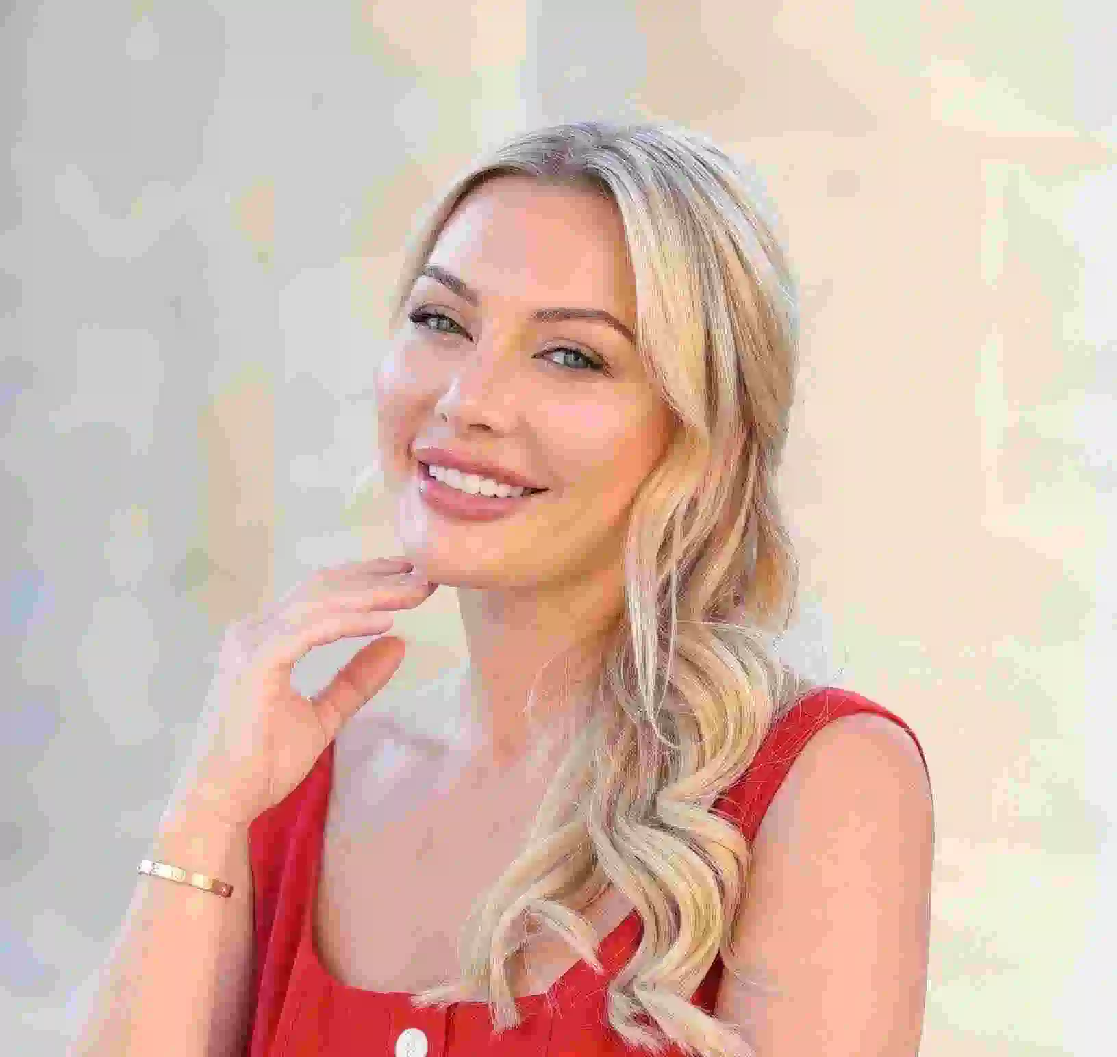 Anna Bey