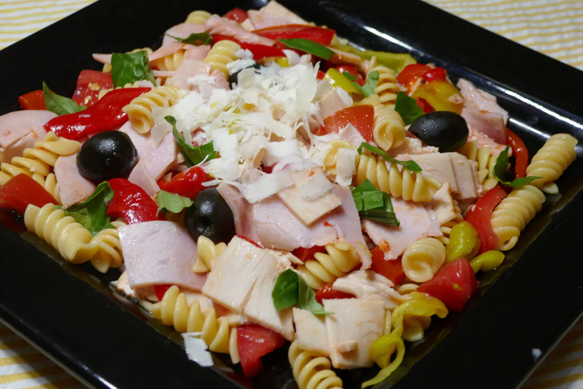 Antipasto Pasta Salad. (Linda Gassenheimer/TNS)