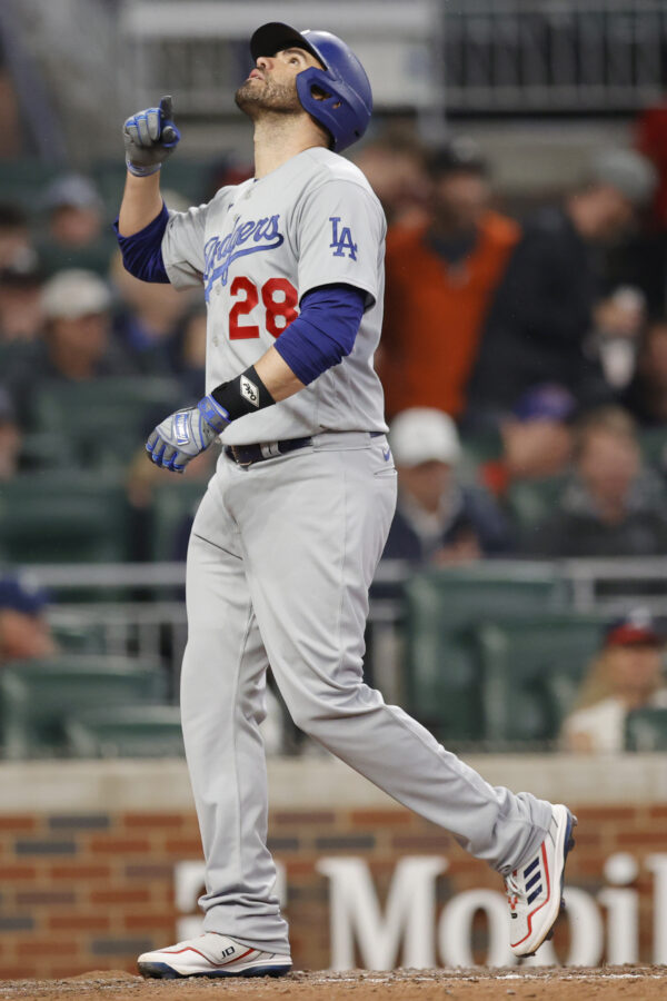 Freeman hits go-ahead 3-run HR as Dodgers beat Braves