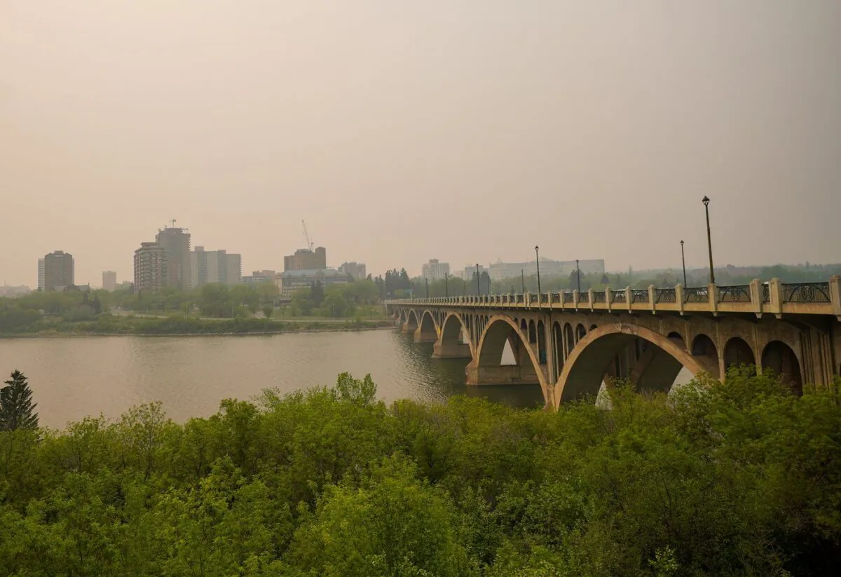 University Bridge is photographed through thick smoke from wildfires burning across the Prairies, in Saskatoon on May 20, 2023. (The Canadian Press/Heywood Yu)
