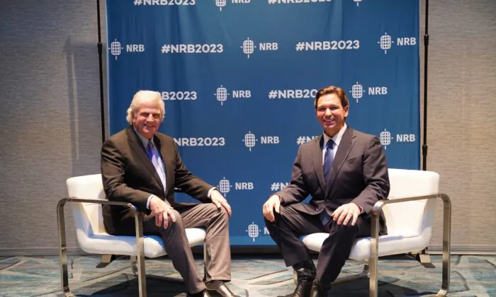 American evangelist and missionary Franklin Graham (L) and Fla. Gov. Ron DeSantis at the National Religious Broadcasters Convention in Orlando, Fla., on May 22, 2023. (Courtesy of the Florida Governor's Office) 