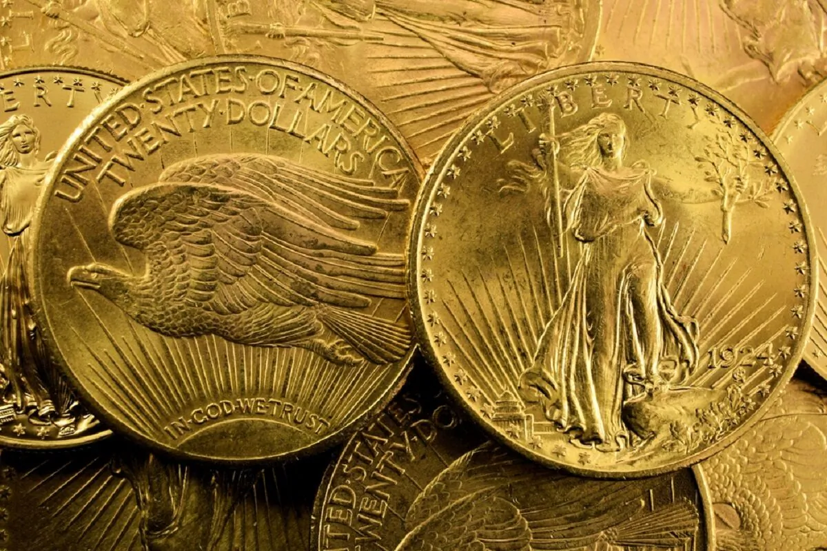 American Double Eagle Gold Coin Liberty 1924, 20 dollars, numismatics, stacked

Sven Sambunjak/Shutterstock