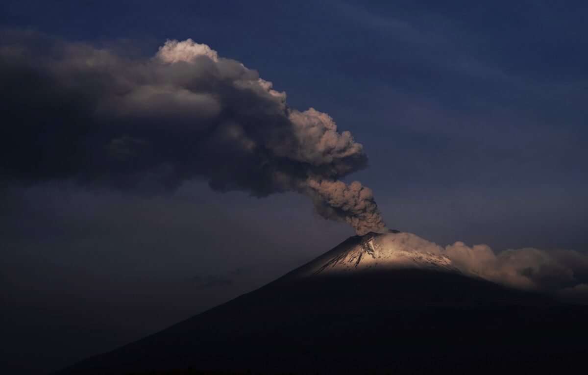 NextImg:Volcano Rumbles Near Mexico City, Coating Towns With Ash, Disrupting Flights