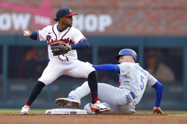 Albies drives in winning run in 9th as Braves beat Dodgers to