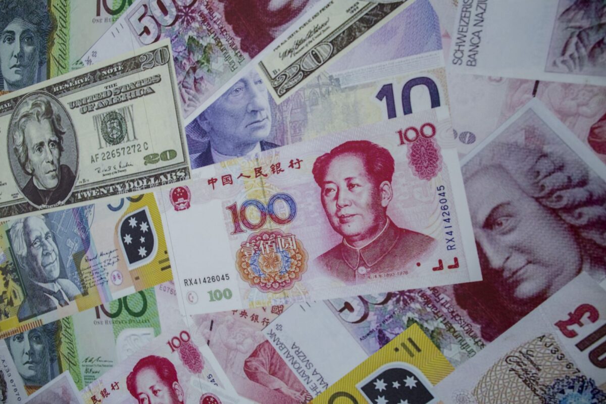 Euro Slips as Germany Enters Recession, Dollar Hits 2-month Peak