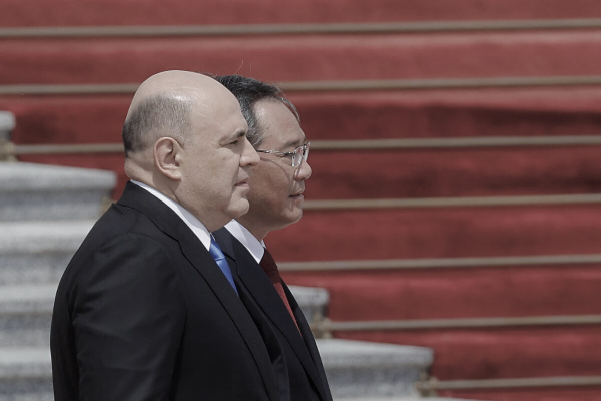 Russia, China Seal Economic Pacts Amid Western Criticism