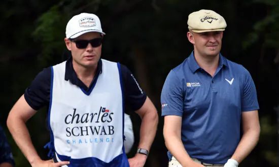 Tour Rookie Hall up 3 Despite English Ace at Colonial, ‘Block’ Party Over