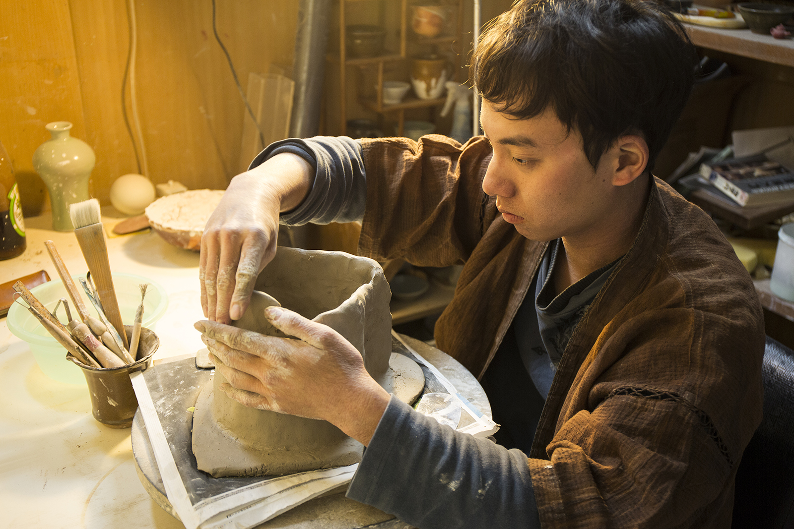 Hsu Ting Chia molding pottery