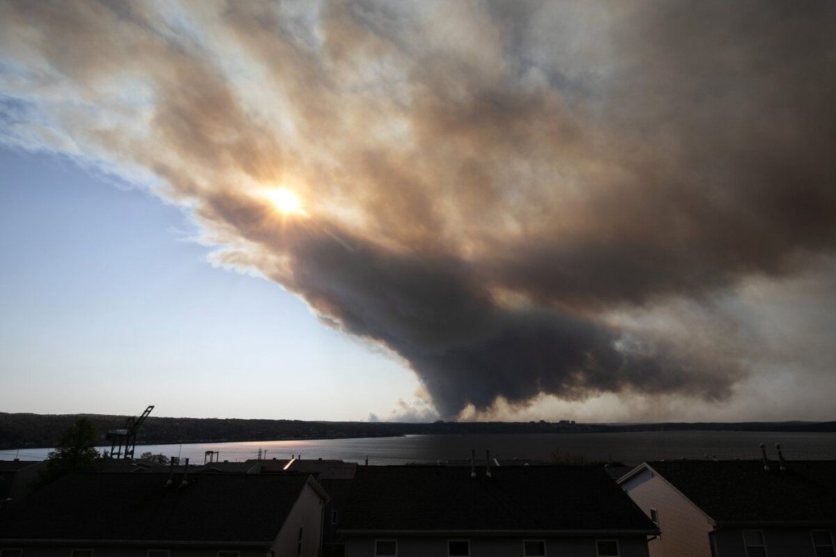 NextImg:Halifax-Area Neighbourhoods Evacuated as Fast-Moving Fires Engulf Homes and Spread