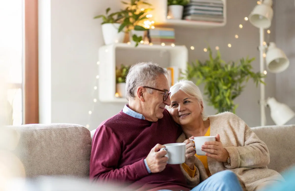Come sit by me and bring your cup. I will read you a poem. (pikselstock/Shutterstock)