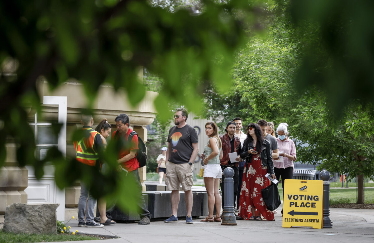 Polls Close for Alberta Election, Ballot Count Begins