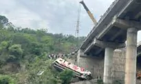At Least 10 Dead, 55 Injured as Bus of Hindu Pilgrims Falls Into Gorge in Indian-Controlled Kashmir