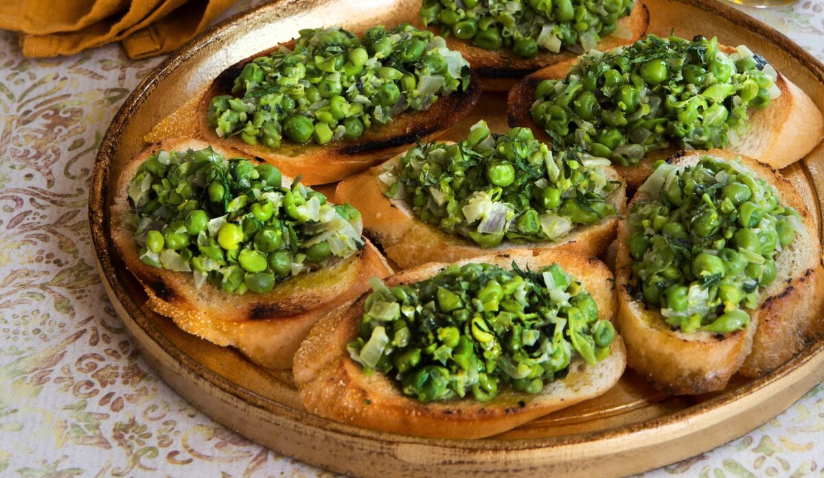 NextImg:Pea and Shallot Crostini (Crostini di Piselli e Scalogno)